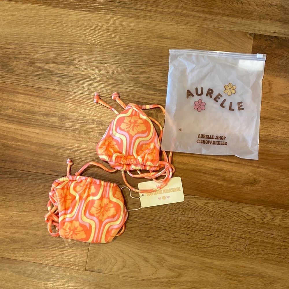 Medium Aurelle swimsuit! Never worn.